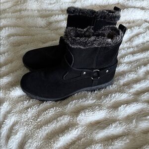 Black Leather Winter Boots with black Soles